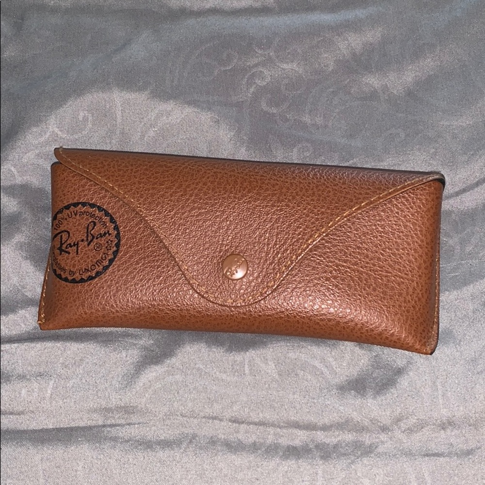 Brown leather rayban sunglasses case